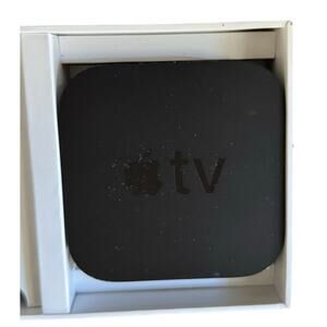Apple TV 4K (1st Generation) with 32GB no remote